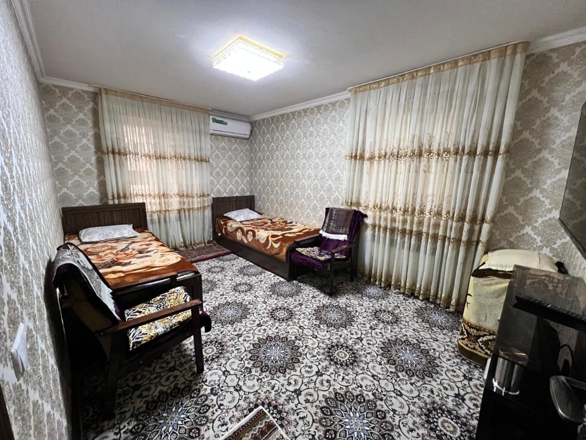 Muharram Homestay In The Neighborhood Of The Registan Square, 家族 ゲストハウス Самарканд Экстерьер фото